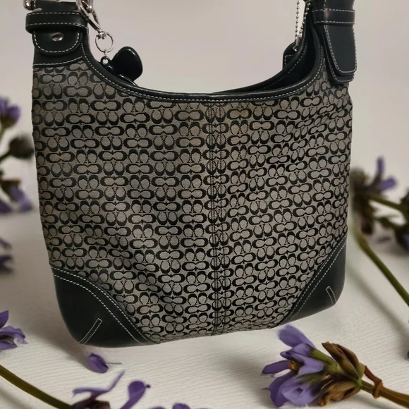 Coach VINTAGE Mini Soho "Hippie" Bag. EUC. And Matching Wristlet. - Picture 5 of 10